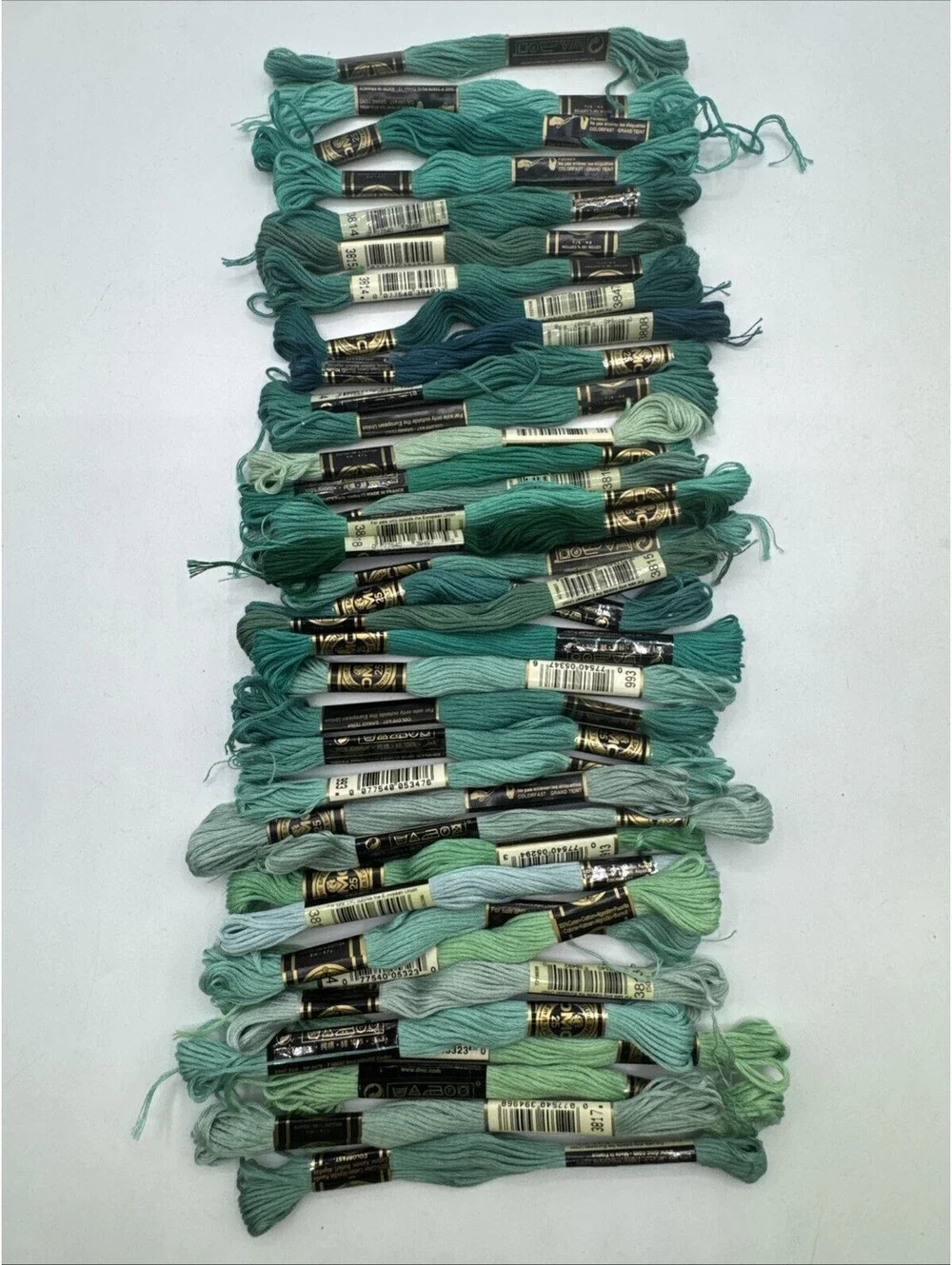 Huge Lot Over 600+ DMC EMBROIDERY FLOSS Skeins Assorted Colors, Case, Cards